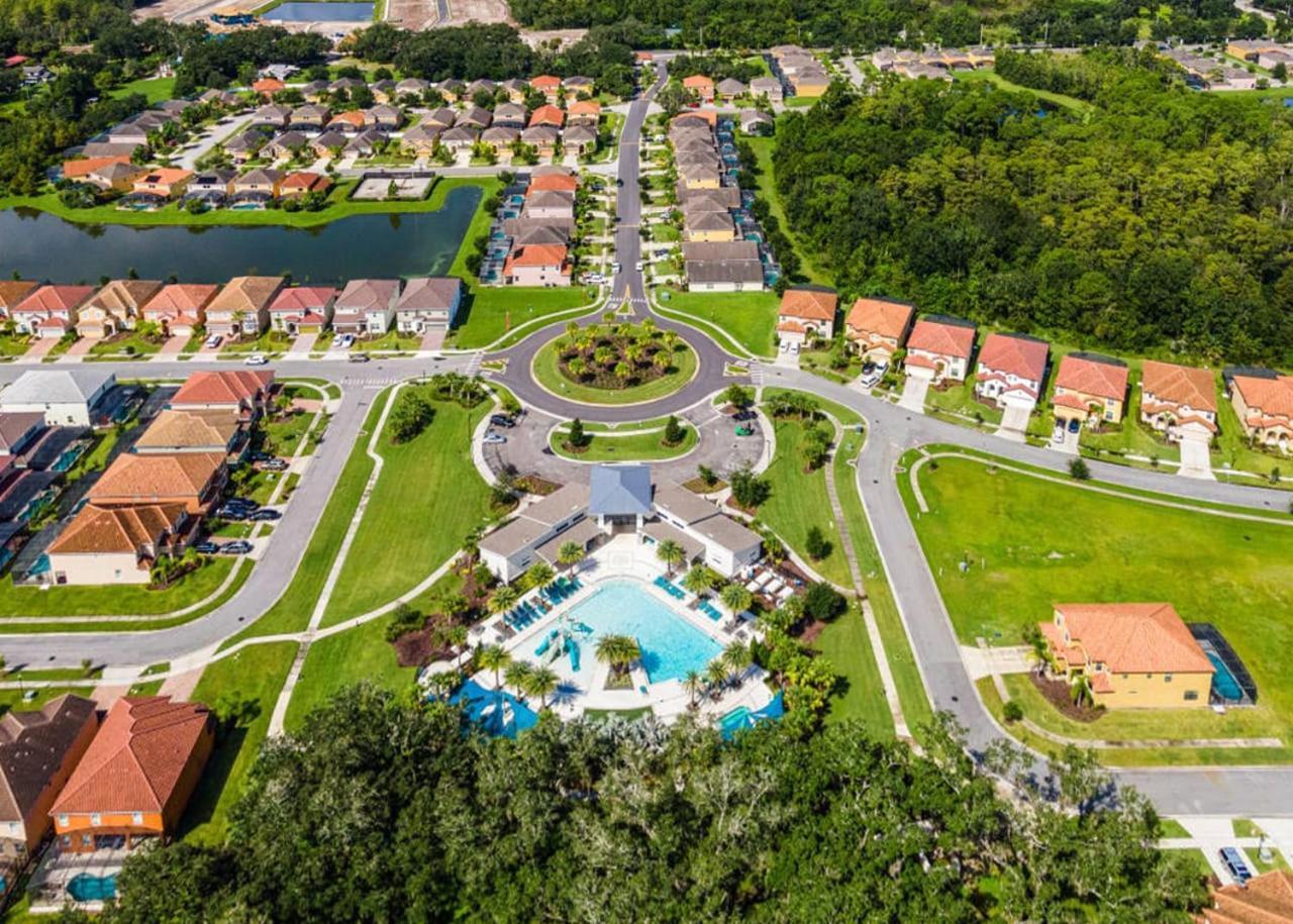 Stunning 9Br Home - Family Resort With Private Pool, Hot Tub, Games Room And Bbq! Кіссіммі Екстер'єр фото